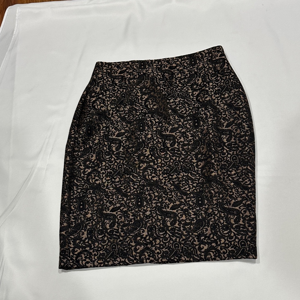 Worthington Elegant Black and Tan Pencil Skirt